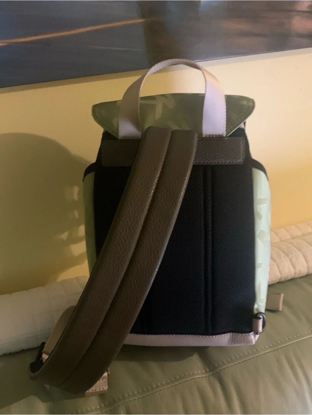 Michael Kors Kent Sling Backpack light sage green signature unisex, like new
